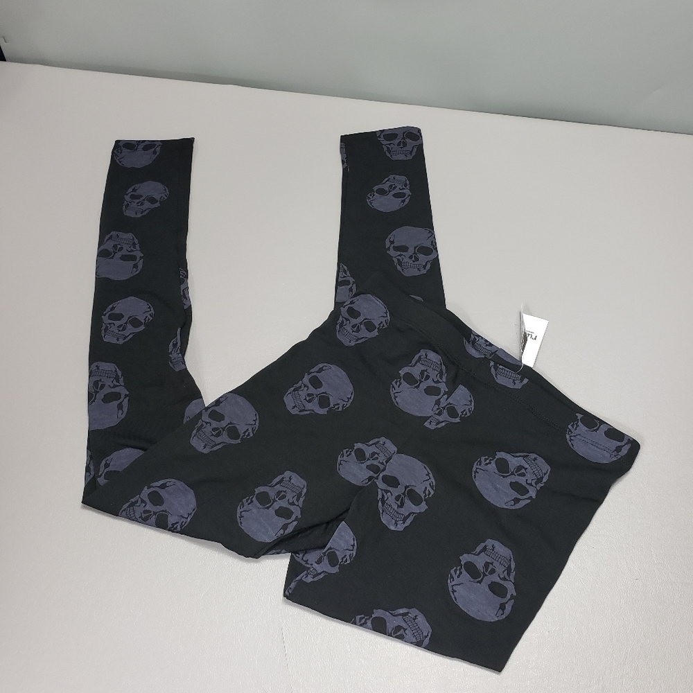 New Rue21 girls black, gray skull leggings